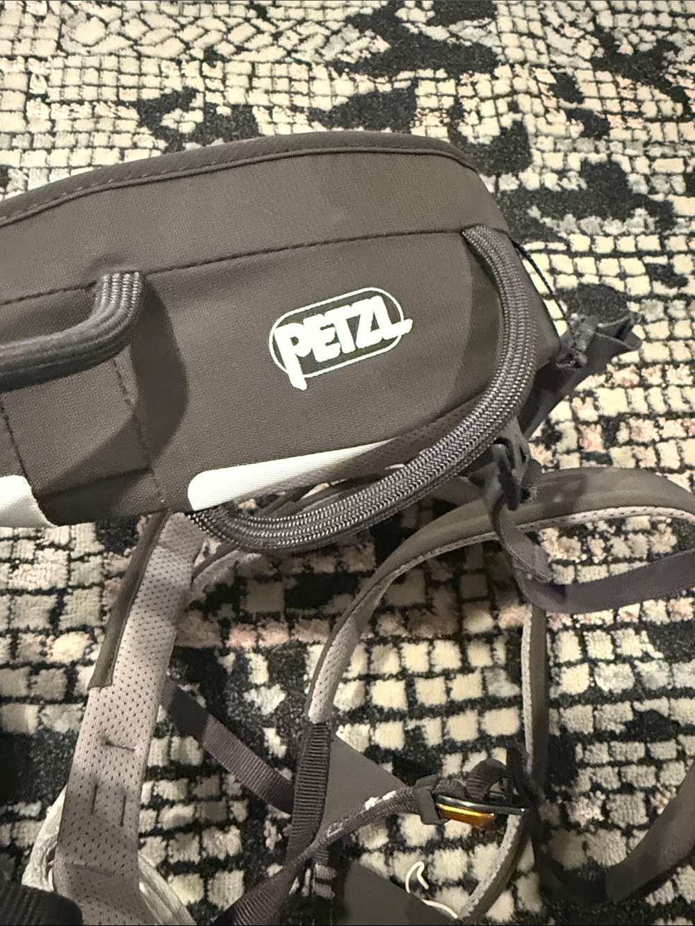 Rock Climbing Harness - Petzl Aquila - Picture 8 of 9